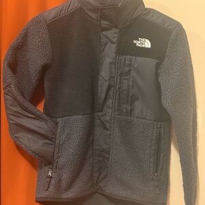 The North Face Black and Gray Puffer Jacket for Outdoor Comfort
